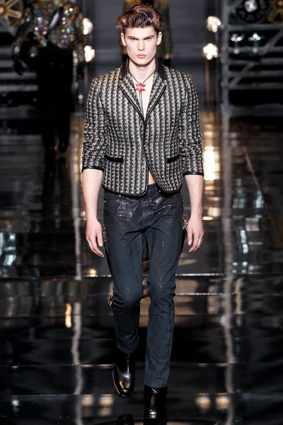 Look 45